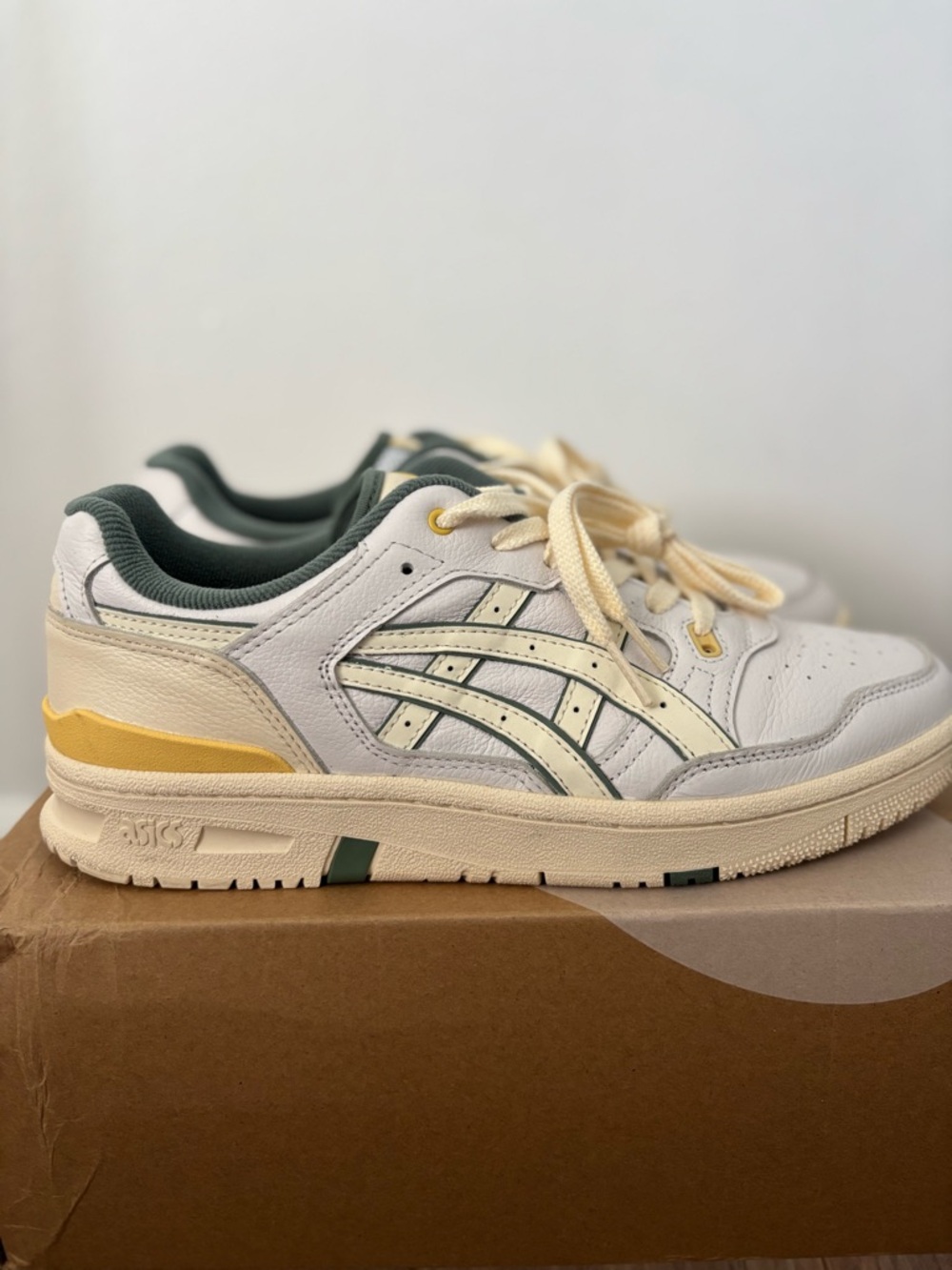 ASICS EX89 Cream & Green Low-Top Sneakers - Picture 3 of 6